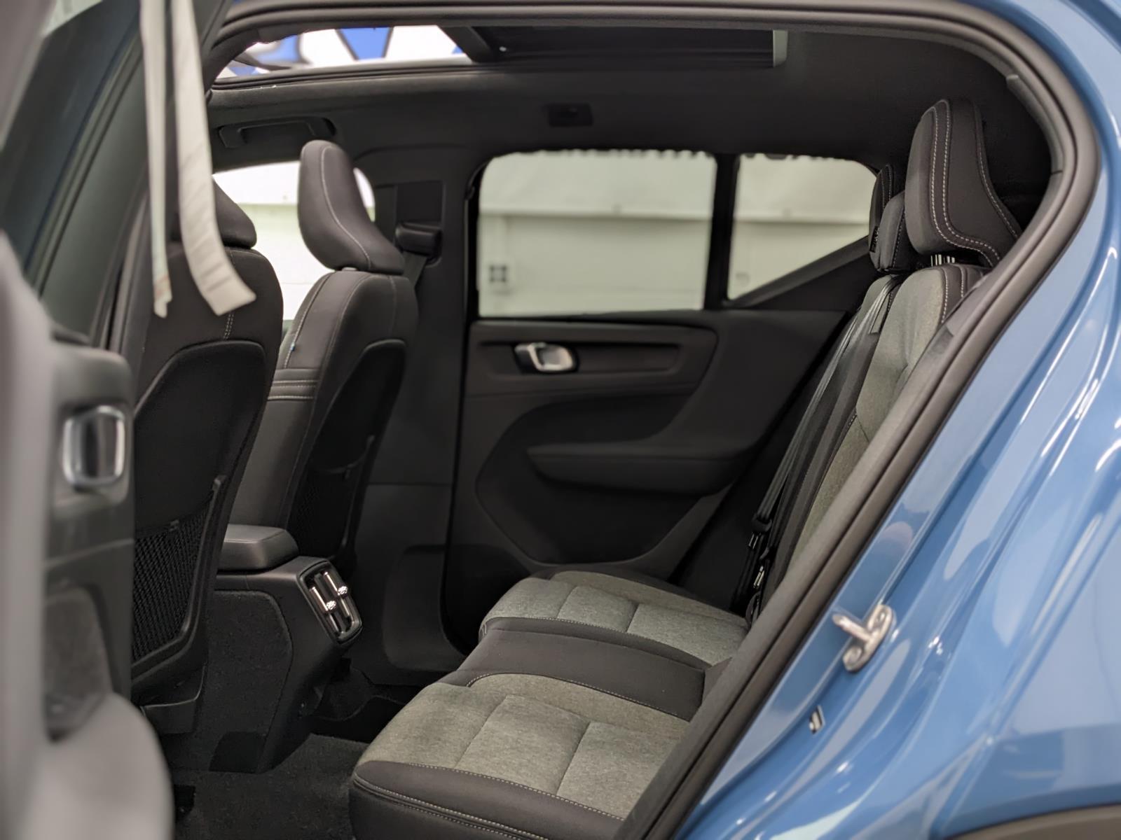 2024 Volvo XC40 Core photo 24