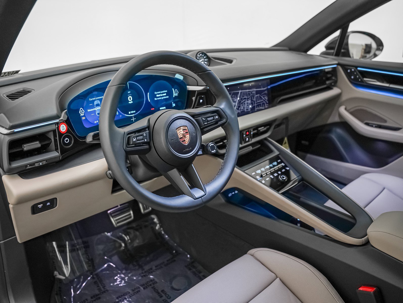 2025 Porsche Macan Electric photo 4
