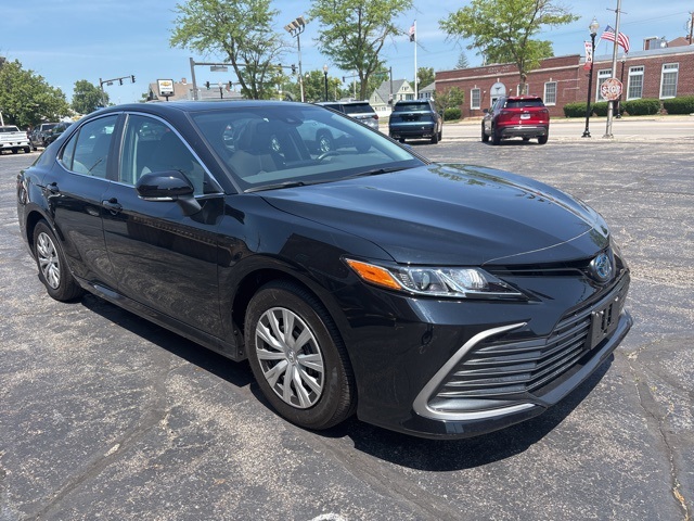 2023 Toyota Camry Hybrid LE photo 3