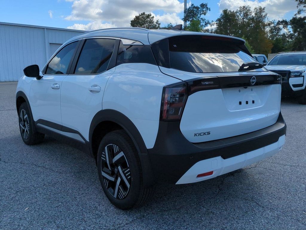 2026 Nissan Kicks SV photo 2