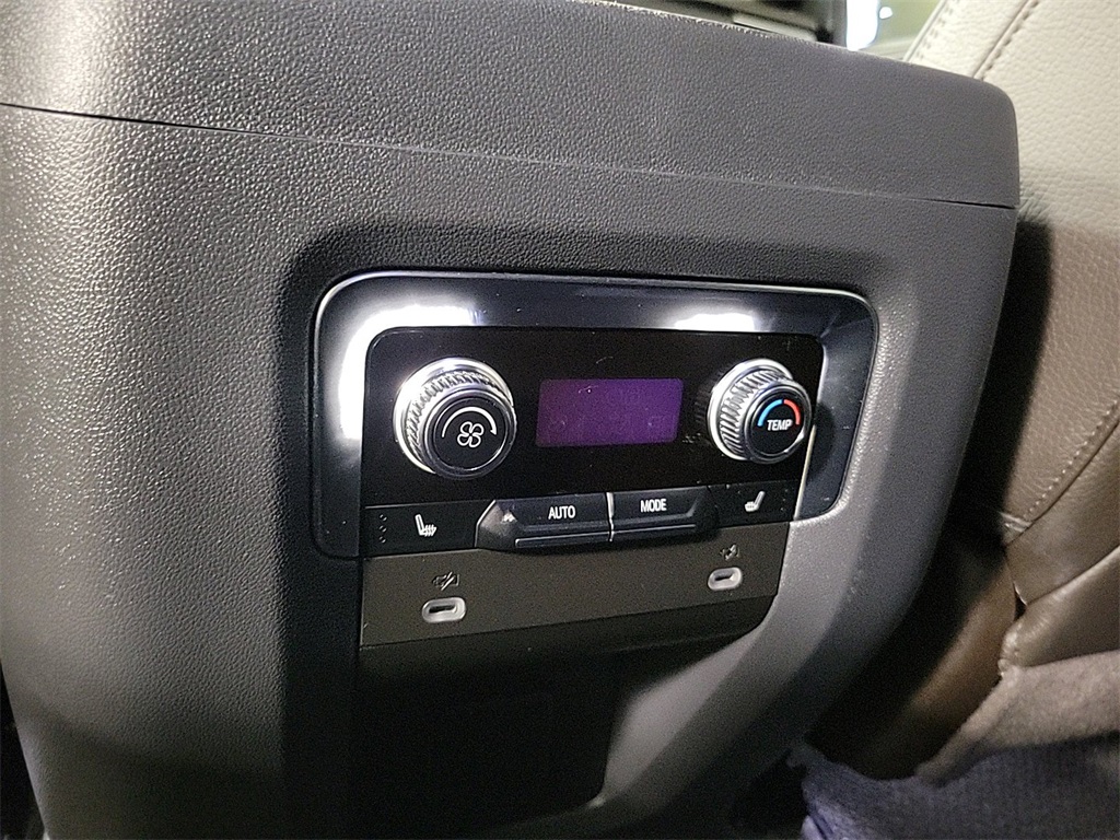 2023 GMC YUKON - Image 13