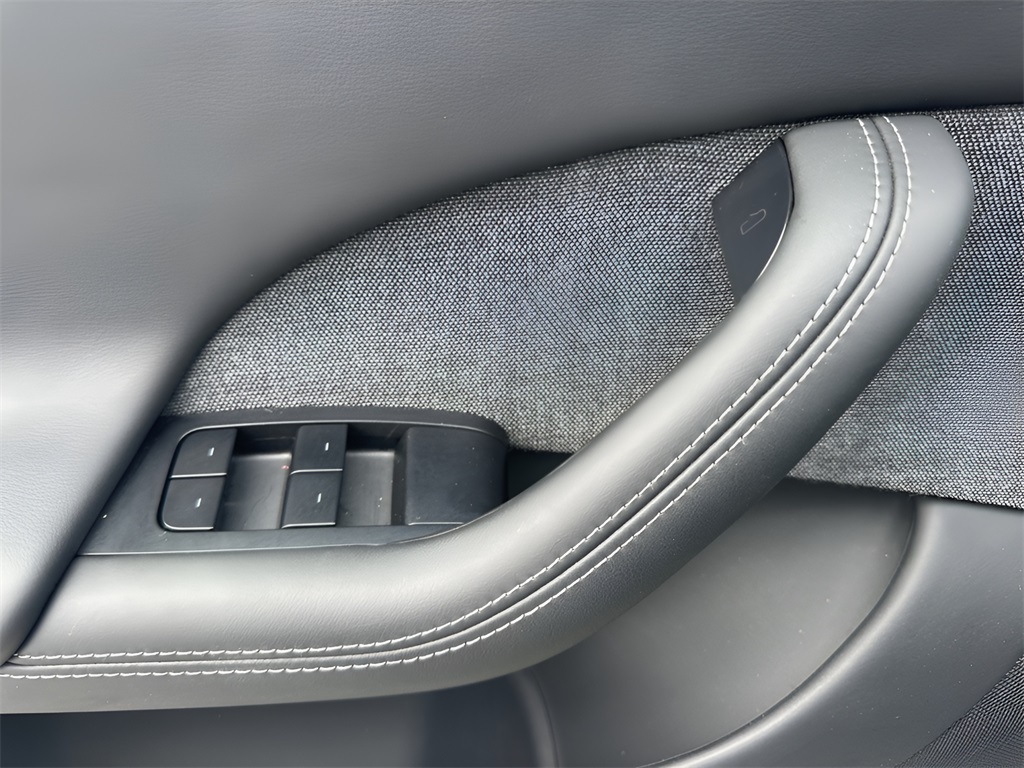 2024 Tesla Model S photo 23