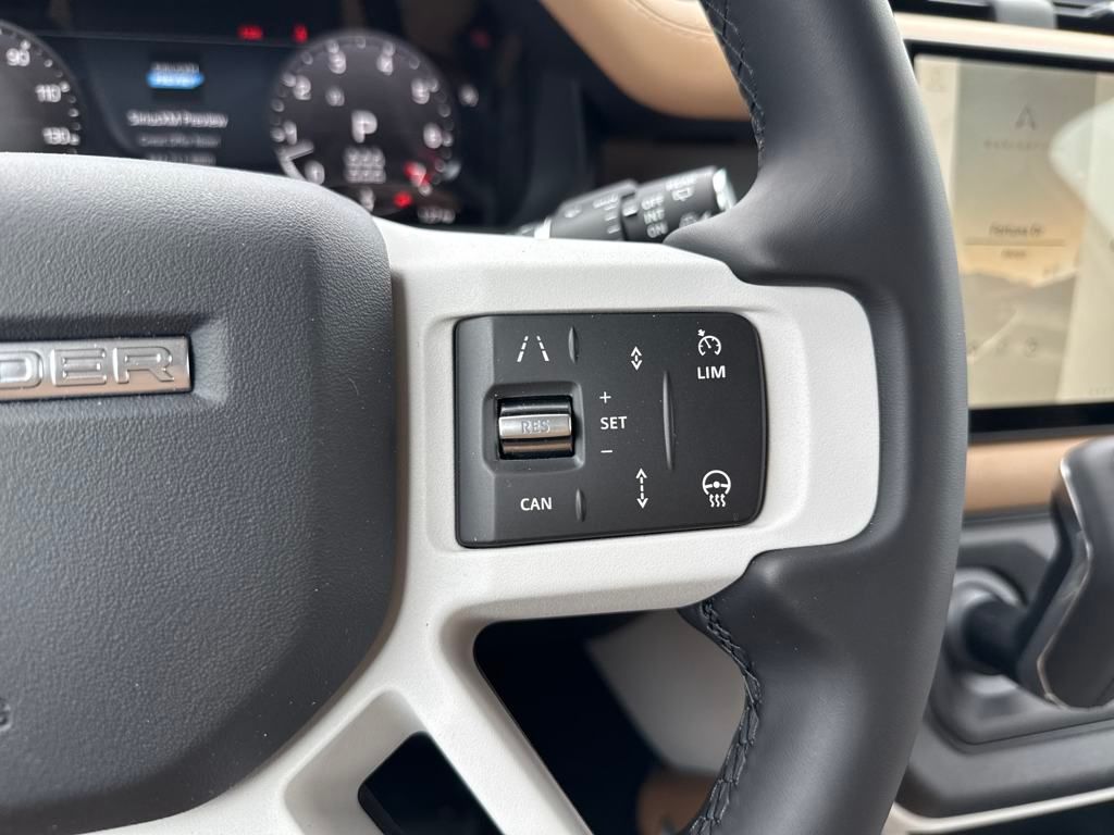 2025 Land Rover Defender 130 S photo 15