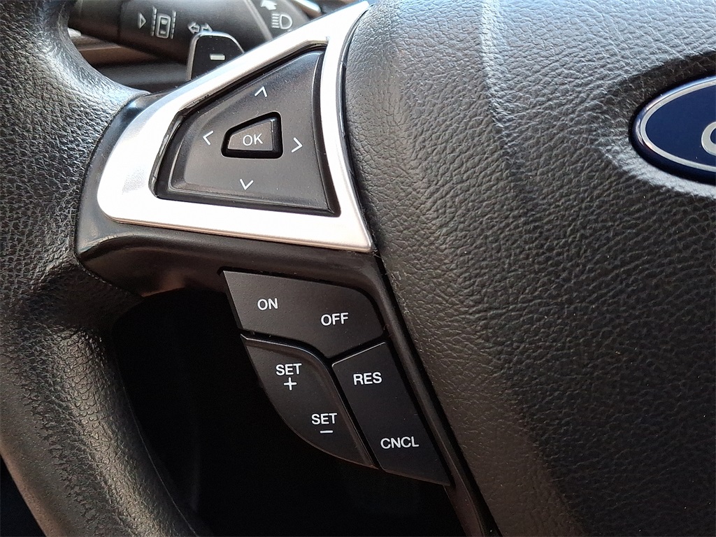 2019 Ford Fusion SE photo 20
