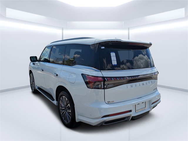2026 Infiniti QX80 Luxe photo 5