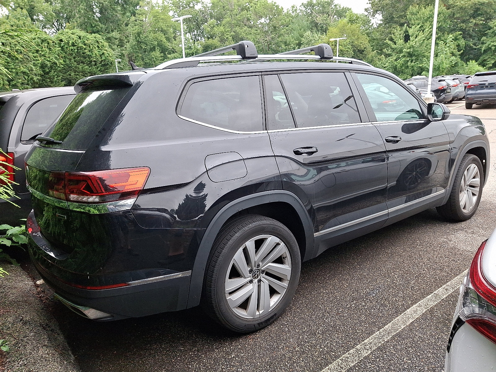 2021 Volkswagen Atlas SEL photo 3