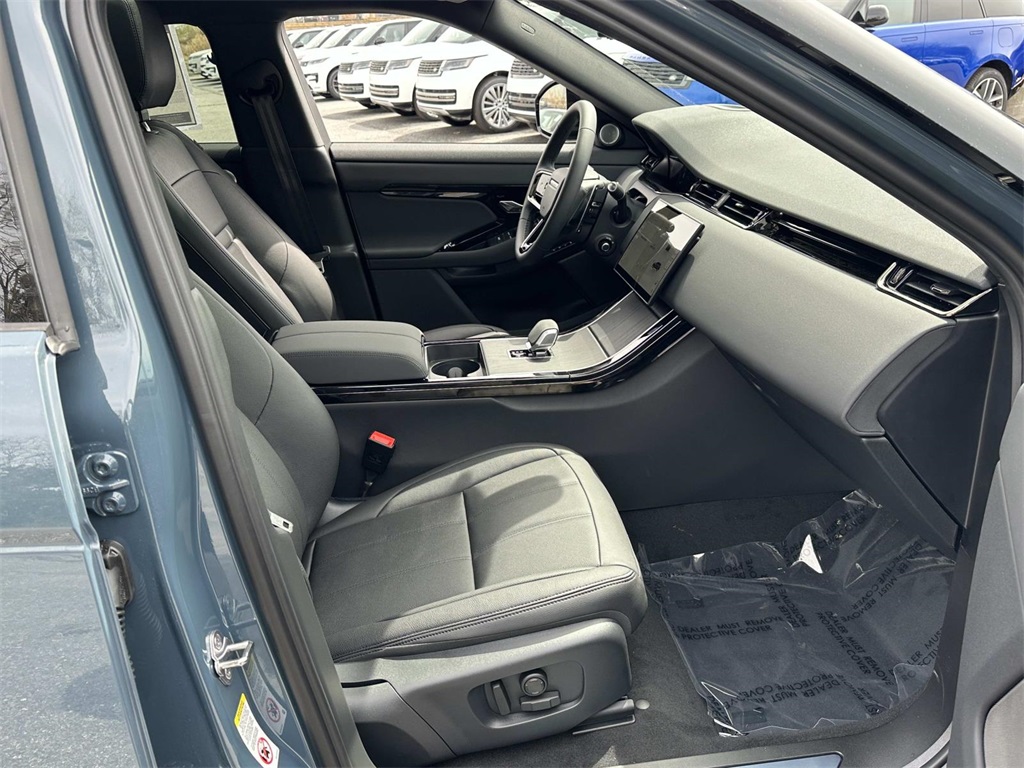 2026 Land Rover Range Rover Evoque Dynamic SE photo 8
