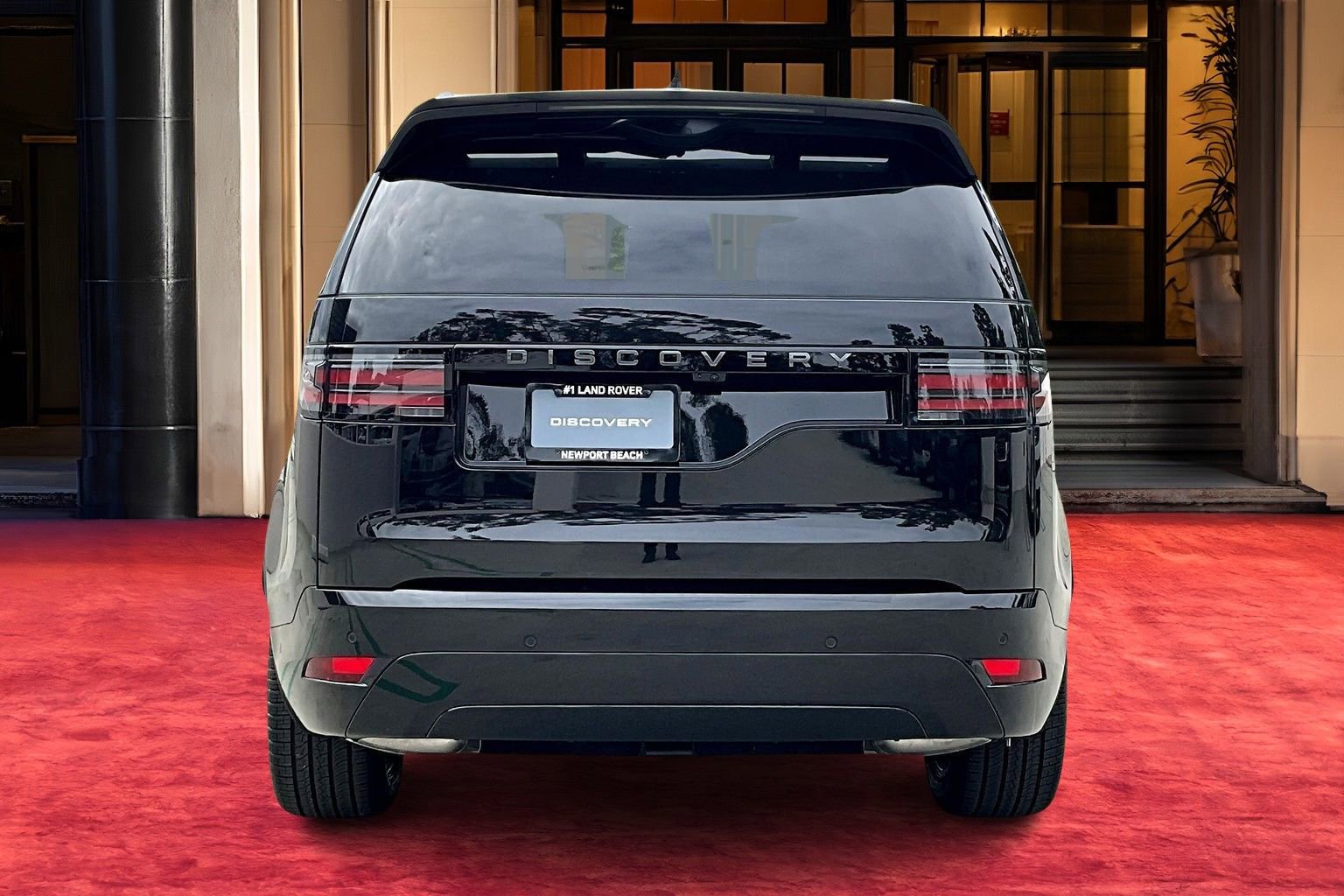 2025 Land Rover Discovery SE photo 3