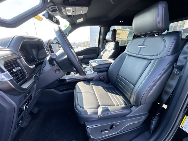 2025 Ford F-150 Platinum photo 3
