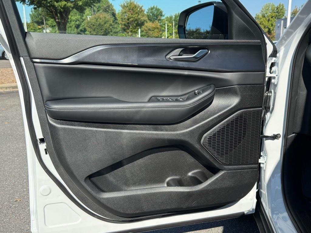 2025 Jeep Grand Cherokee Laredo X photo 4