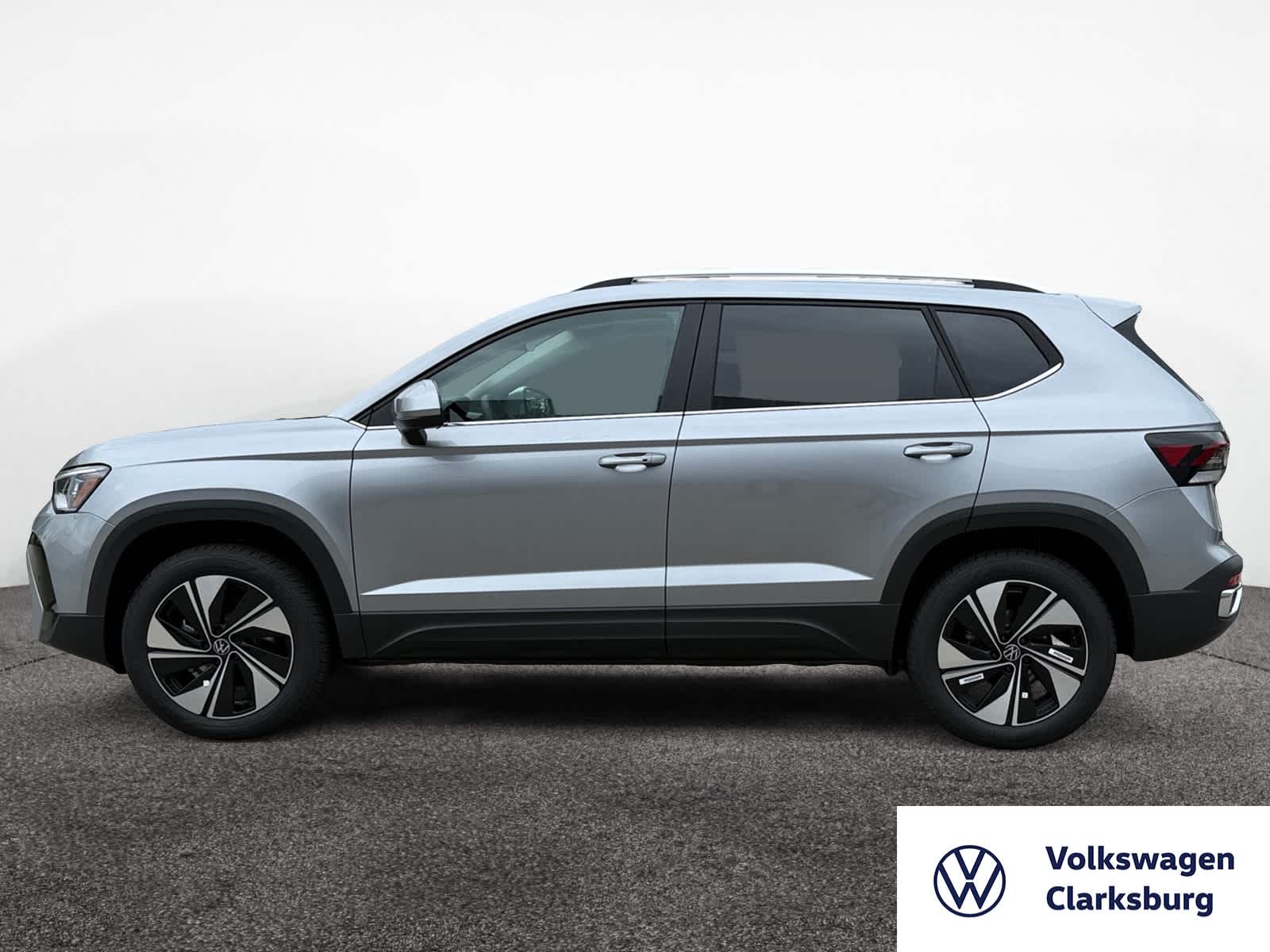 2025 Volkswagen Taos SE photo 2