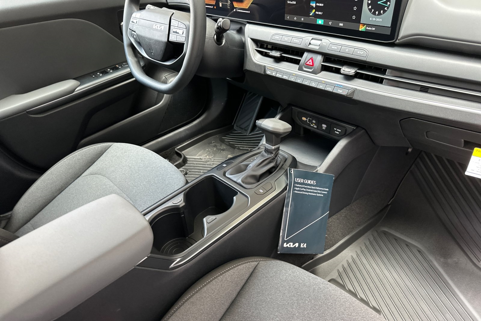 2025 Kia K4 LXS photo 11