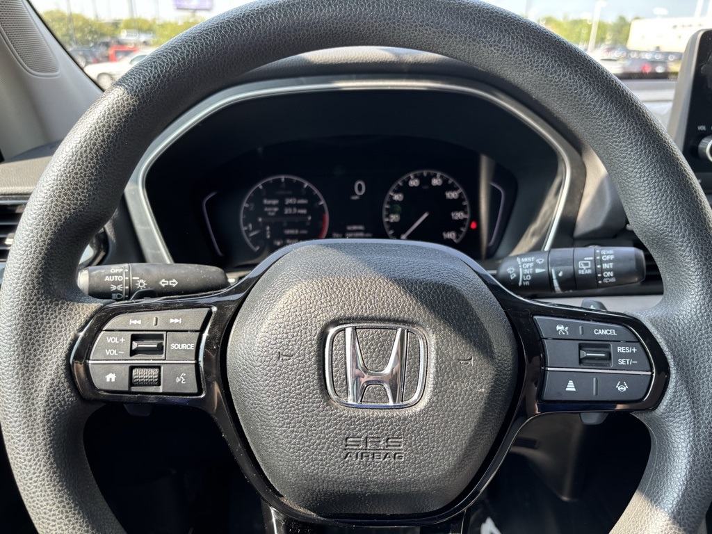 2023 Honda Pilot LX photo 14