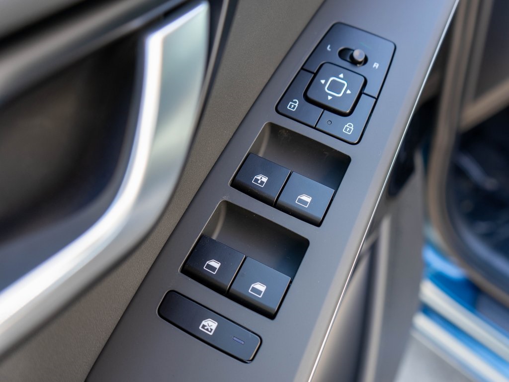 2025 Kia Niro Plug-In Hybrid EX photo 16