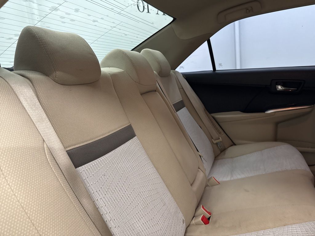 2014 Toyota Camry Hybrid LE photo 22