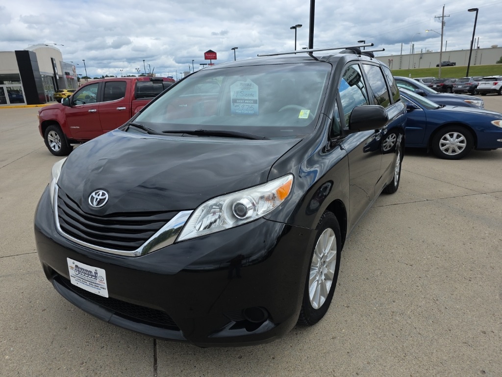 Used 2014 Toyota Sienna LE with VIN 5TDJK3DCXES072168 for sale in Spirit Lake, IA