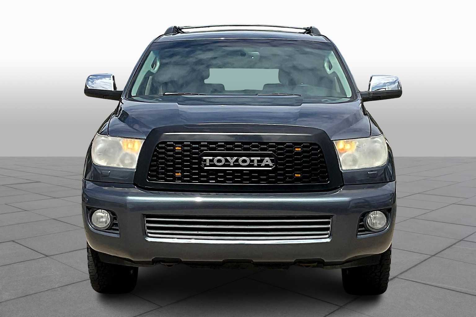 2008 Toyota Sequoia Platinum photo 3
