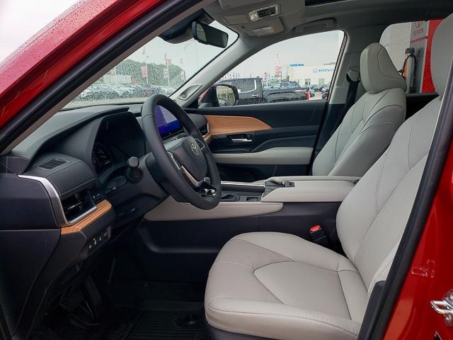 2026 Toyota Grand Highlander Limited photo 9
