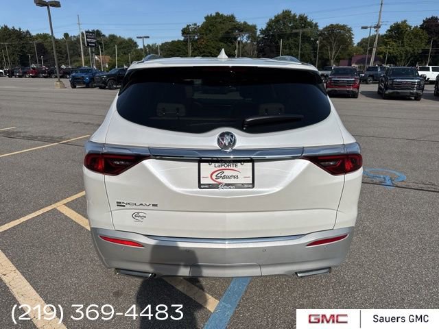 2022 Buick Enclave Essence photo 3