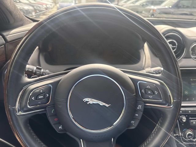 2019 Jaguar XJ Supercharged photo 27