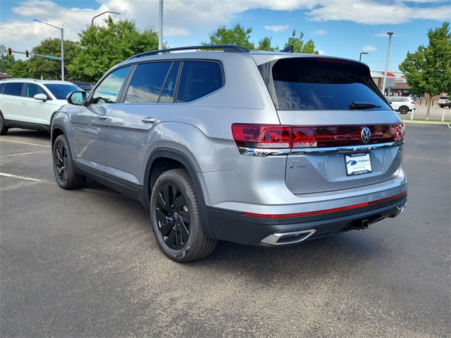 2025 Volkswagen Atlas SE Technology photo 3