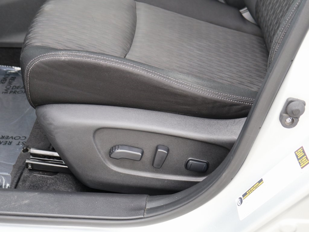 2019 Nissan Rogue SV photo 24