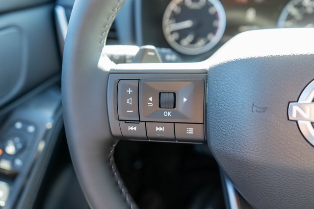 2026 Nissan Rogue SV photo 14