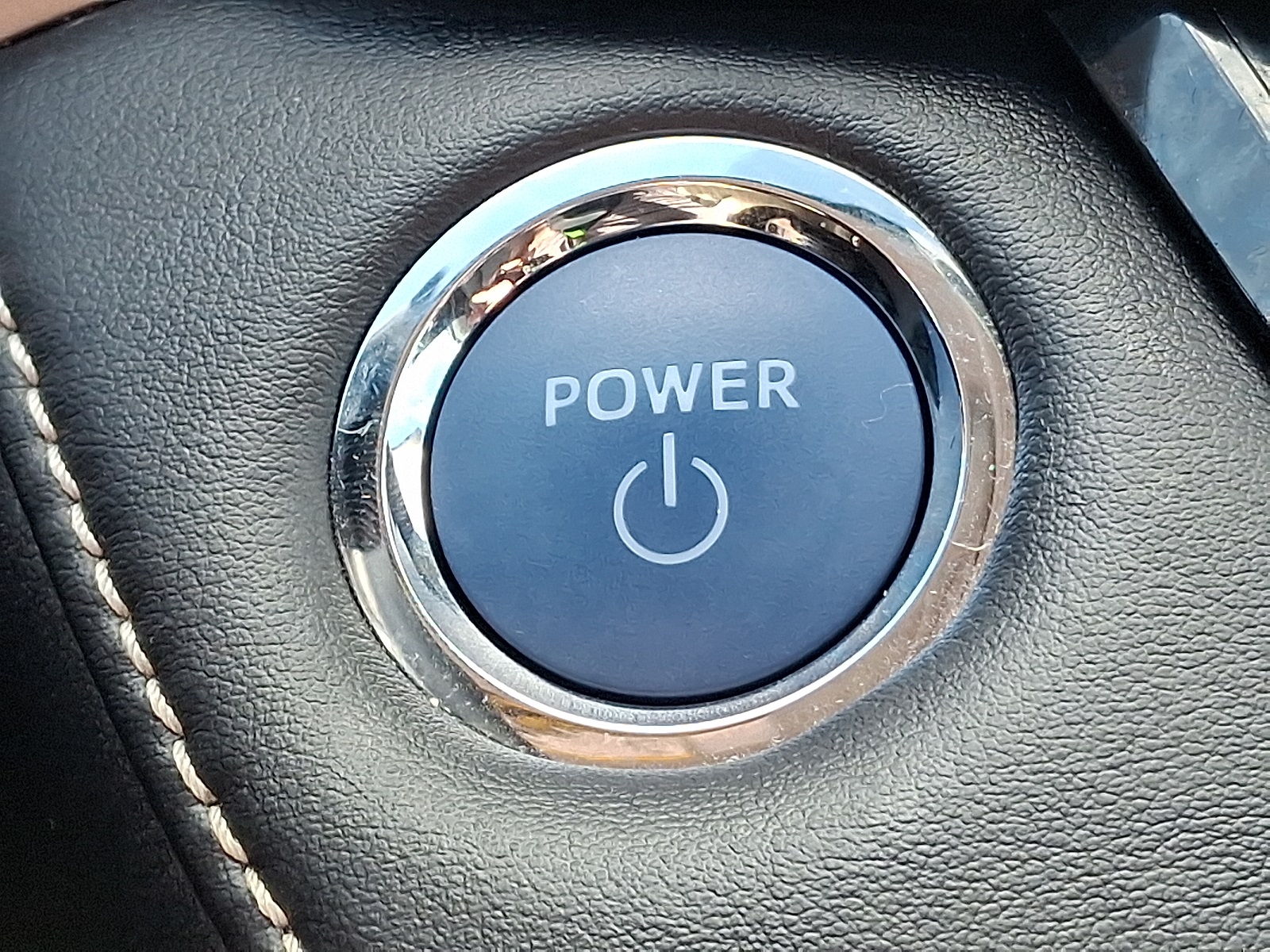 2017 Toyota RAV4 Hybrid Limited photo 23