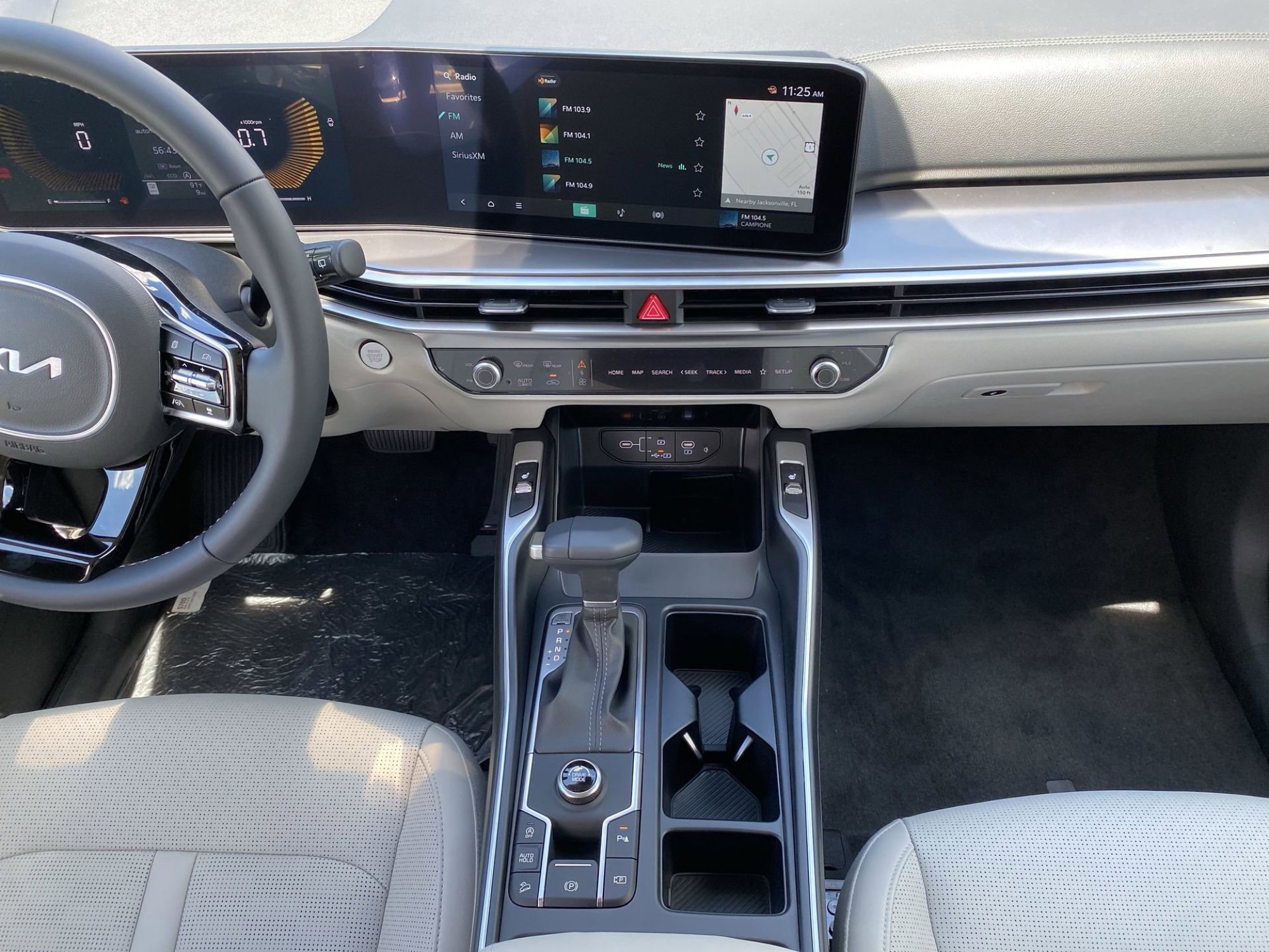 2025 Kia Sorento S photo 12
