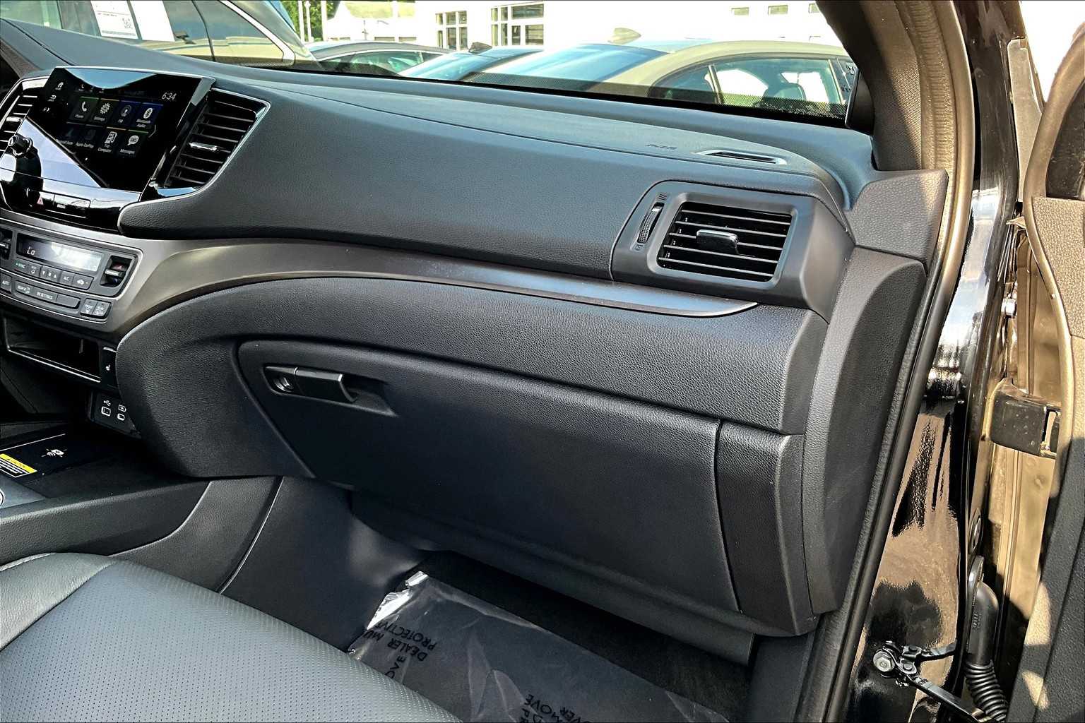 2025 Honda Passport EX-L photo 16