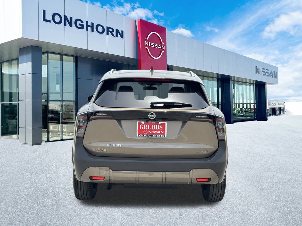 2025 Nissan Kicks SV photo 3