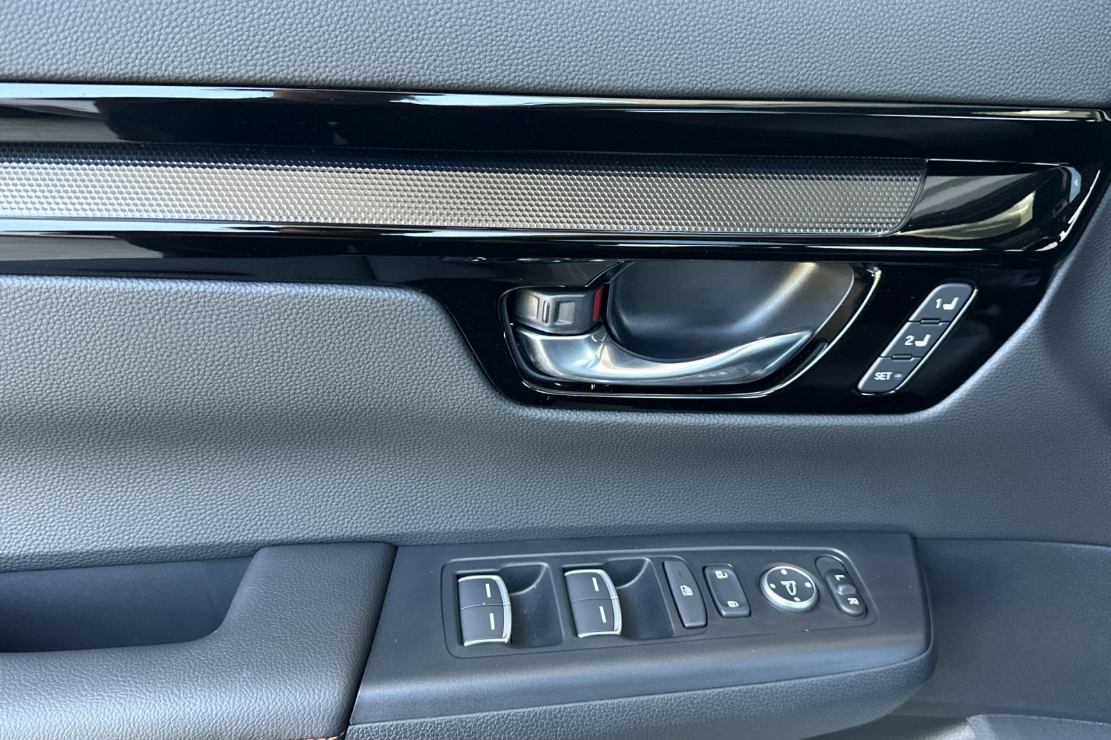 2026 Honda CR-V Sport Touring Hybrid photo 7
