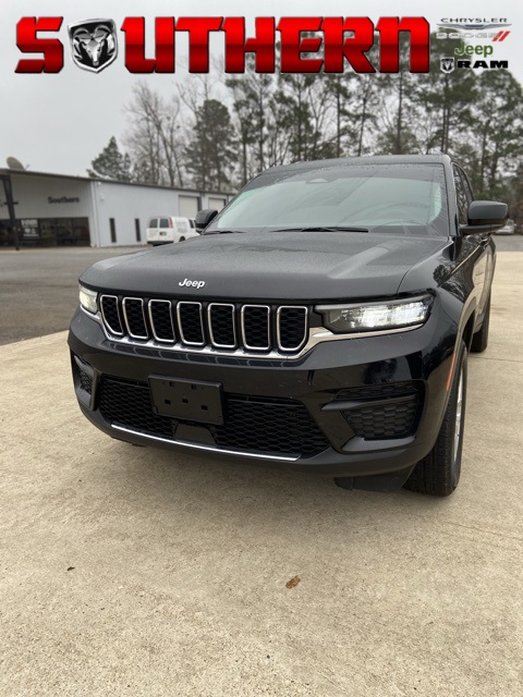 2023 Jeep Grand Cherokee Laredo's photo