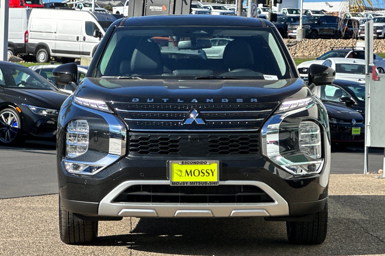 2025 Mitsubishi Outlander PHEV SE photo 8