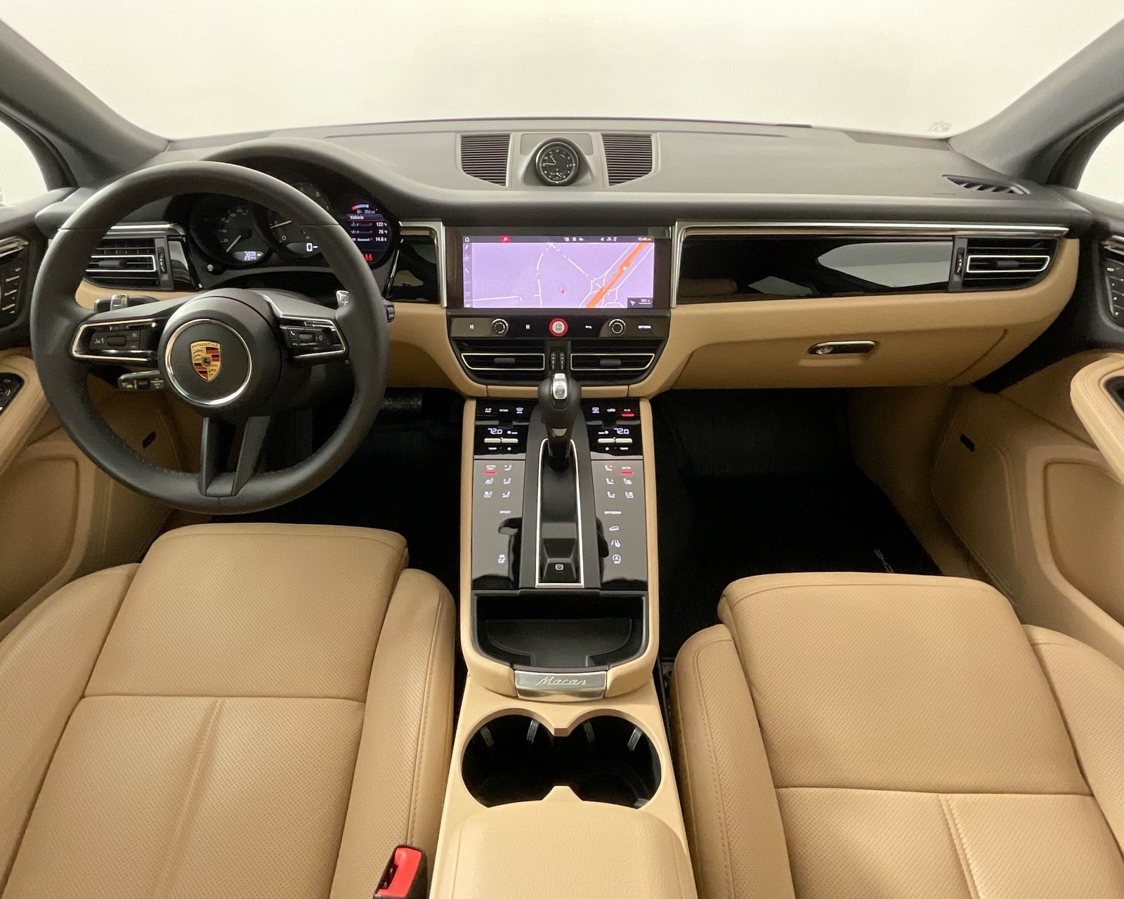 2024 Porsche Macan T photo 12