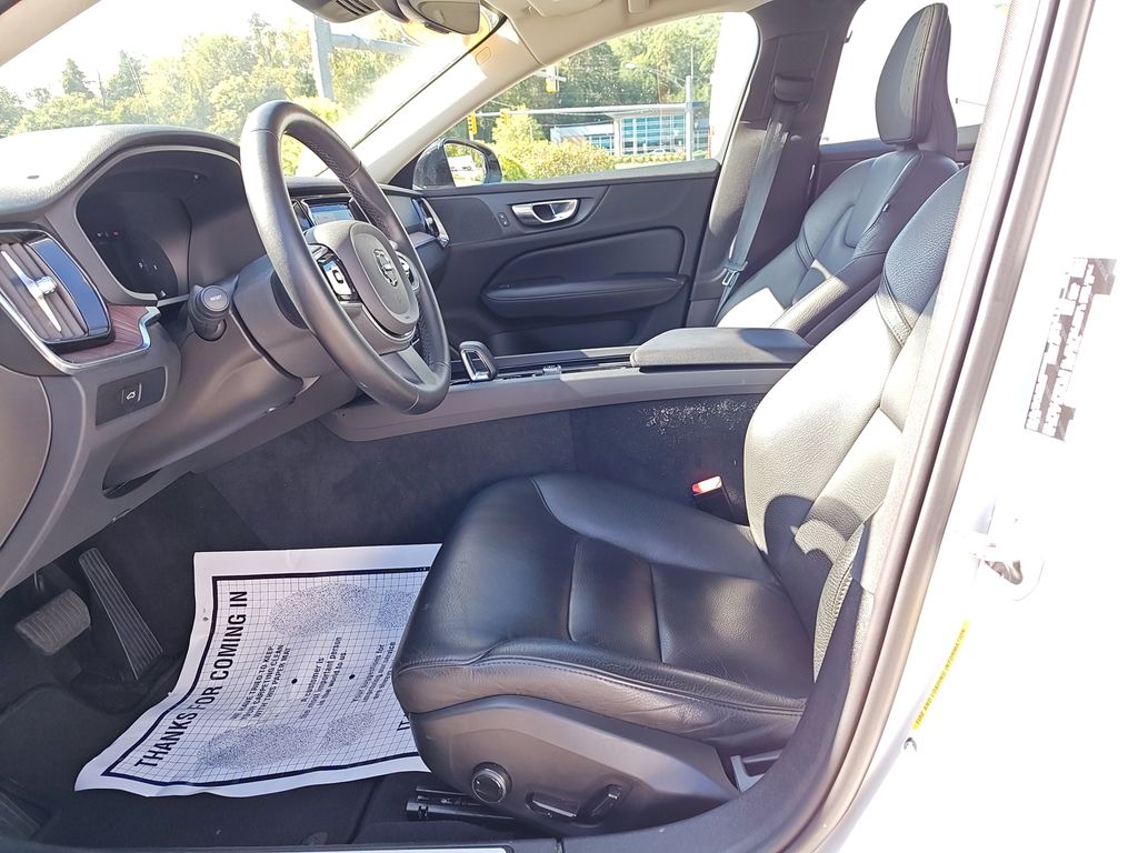 2024 Volvo S60 B5 Plus photo 12