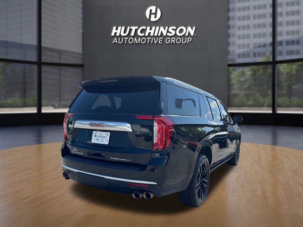 2022 Gmc Yukon XL Denali photo 2