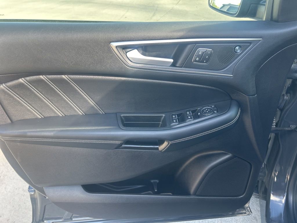 2021 Ford Edge ST photo 12