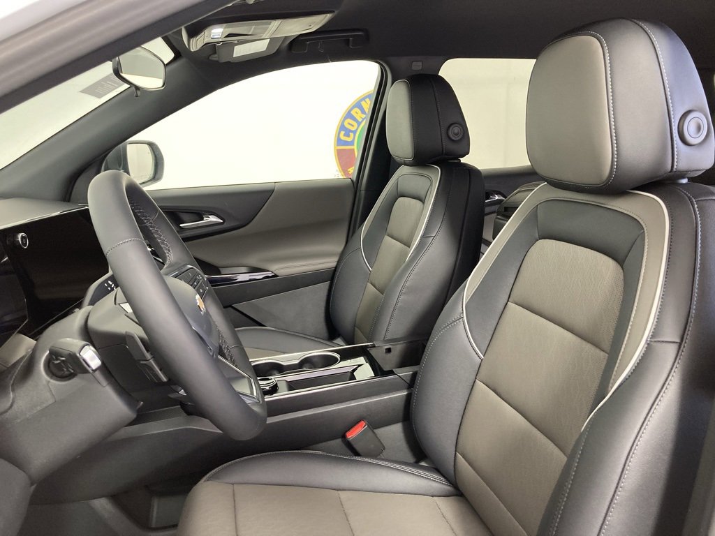 2026 Chevrolet Equinox LT photo 3