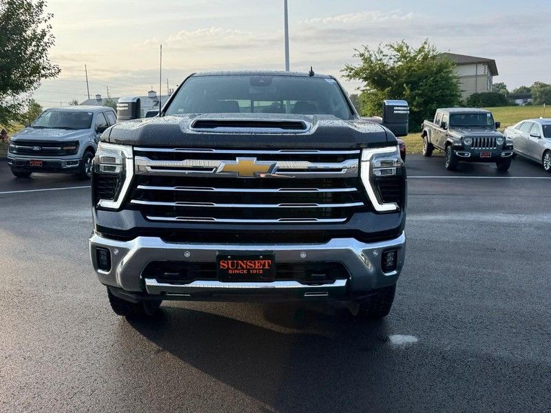2024 Chevrolet Silverado 2500HD LTZ photo 8