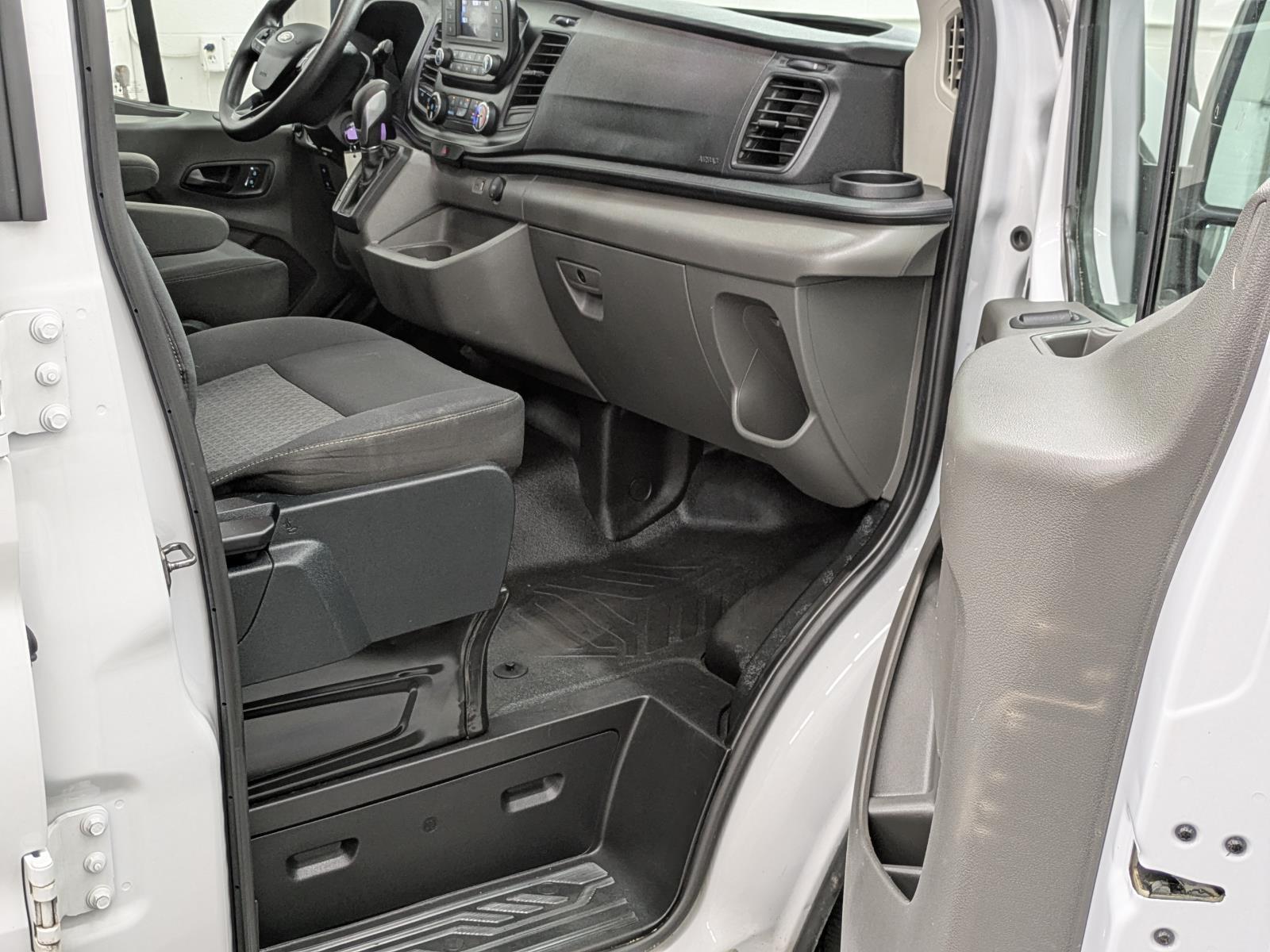 2023 Ford Transit Cargo Van photo 4