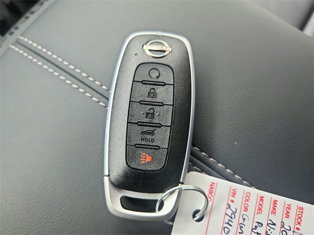 2025 Nissan Pathfinder SL photo 29