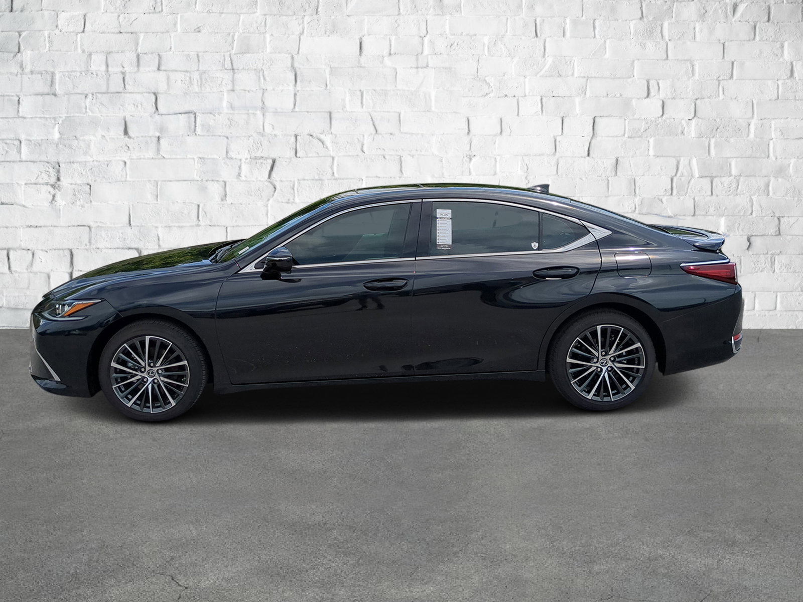 2025 Lexus ES 300h photo 7
