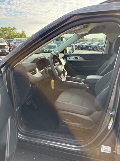 2025 Ford Explorer photo 11