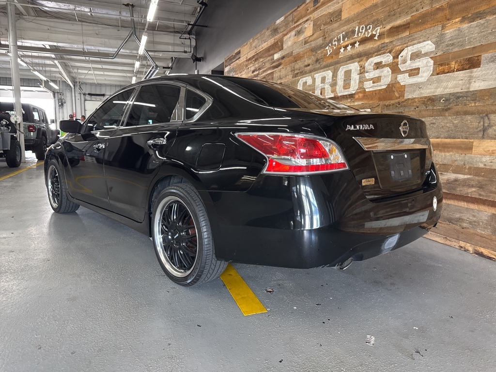 2014 Nissan Altima 2.5 photo 2