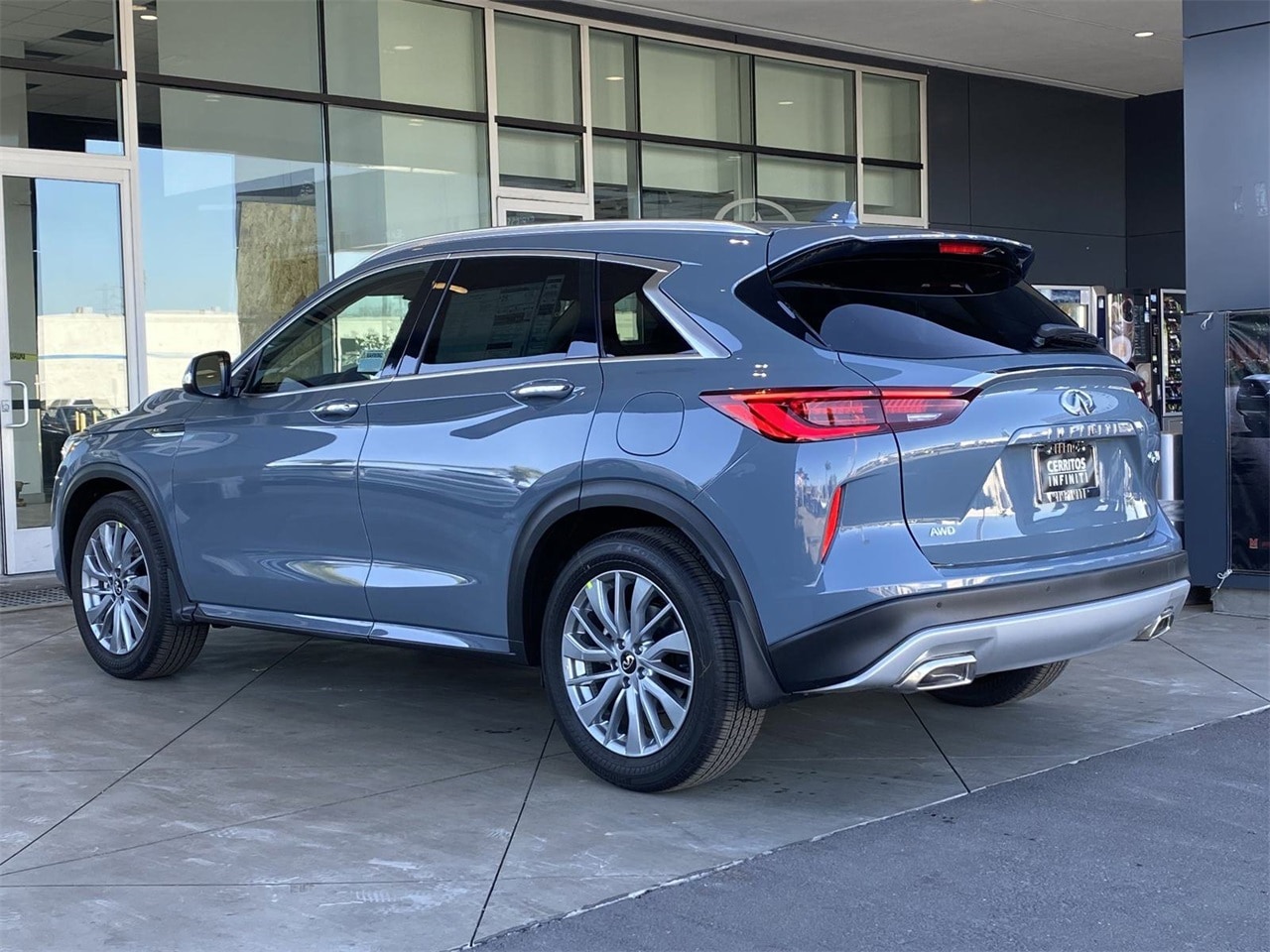 2025 Infiniti QX50 Luxe photo 4