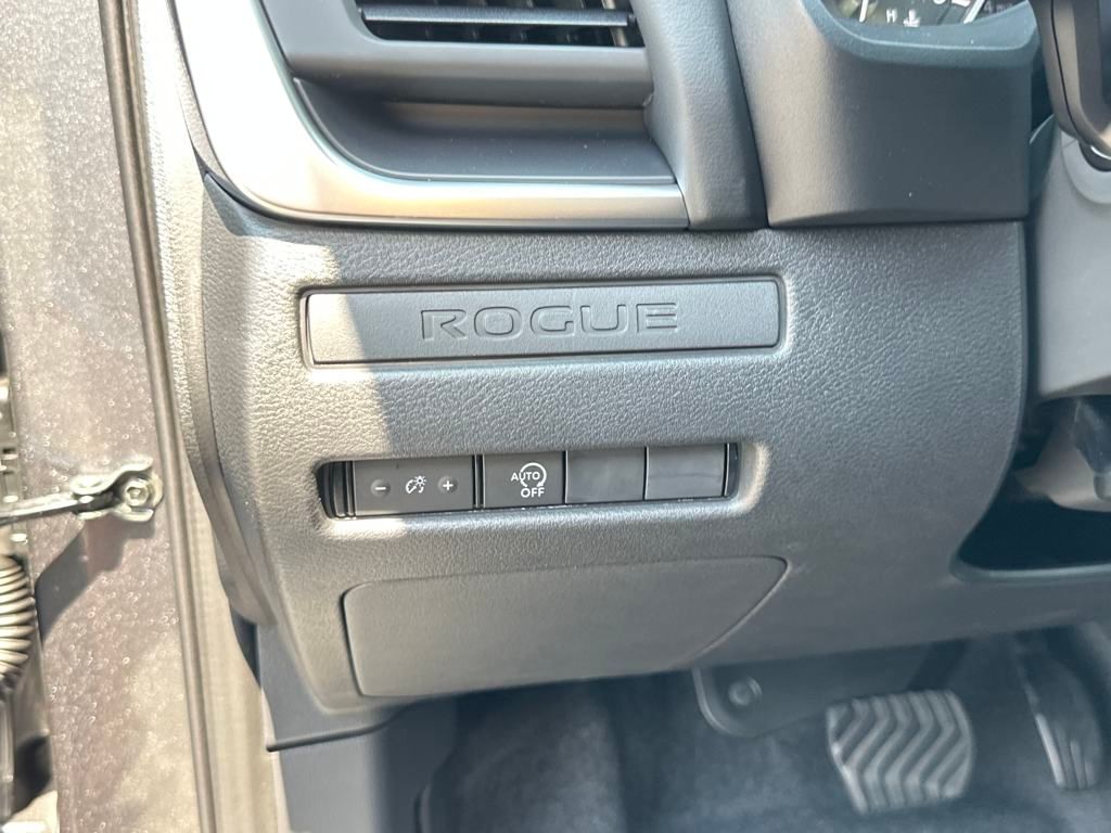 2026 Nissan Rogue S photo 12
