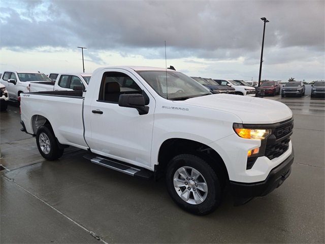 2025 Chevrolet Silverado 1500 photo 2