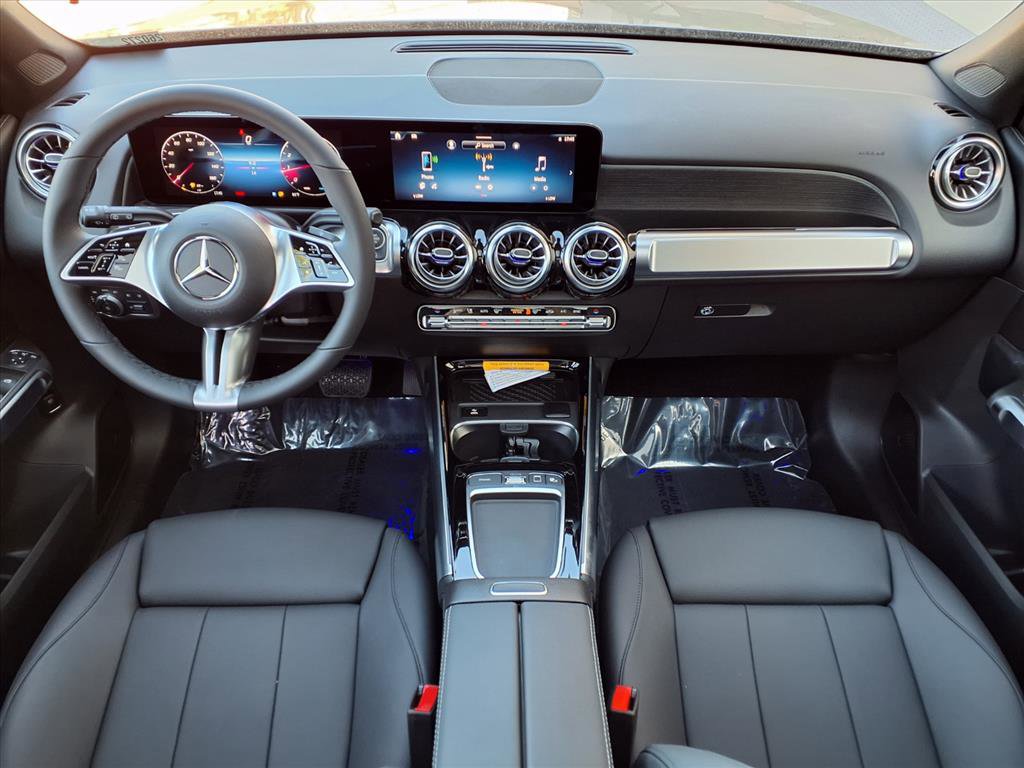 2026 Mercedes Benz GLB 250 photo 4
