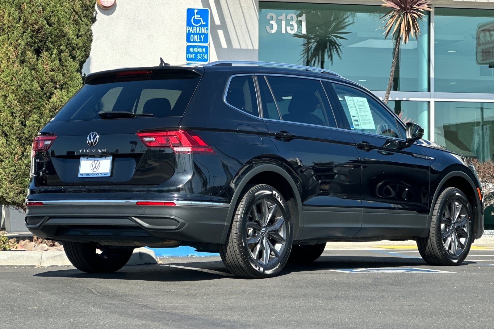 2022 Volkswagen Tiguan SE photo 4